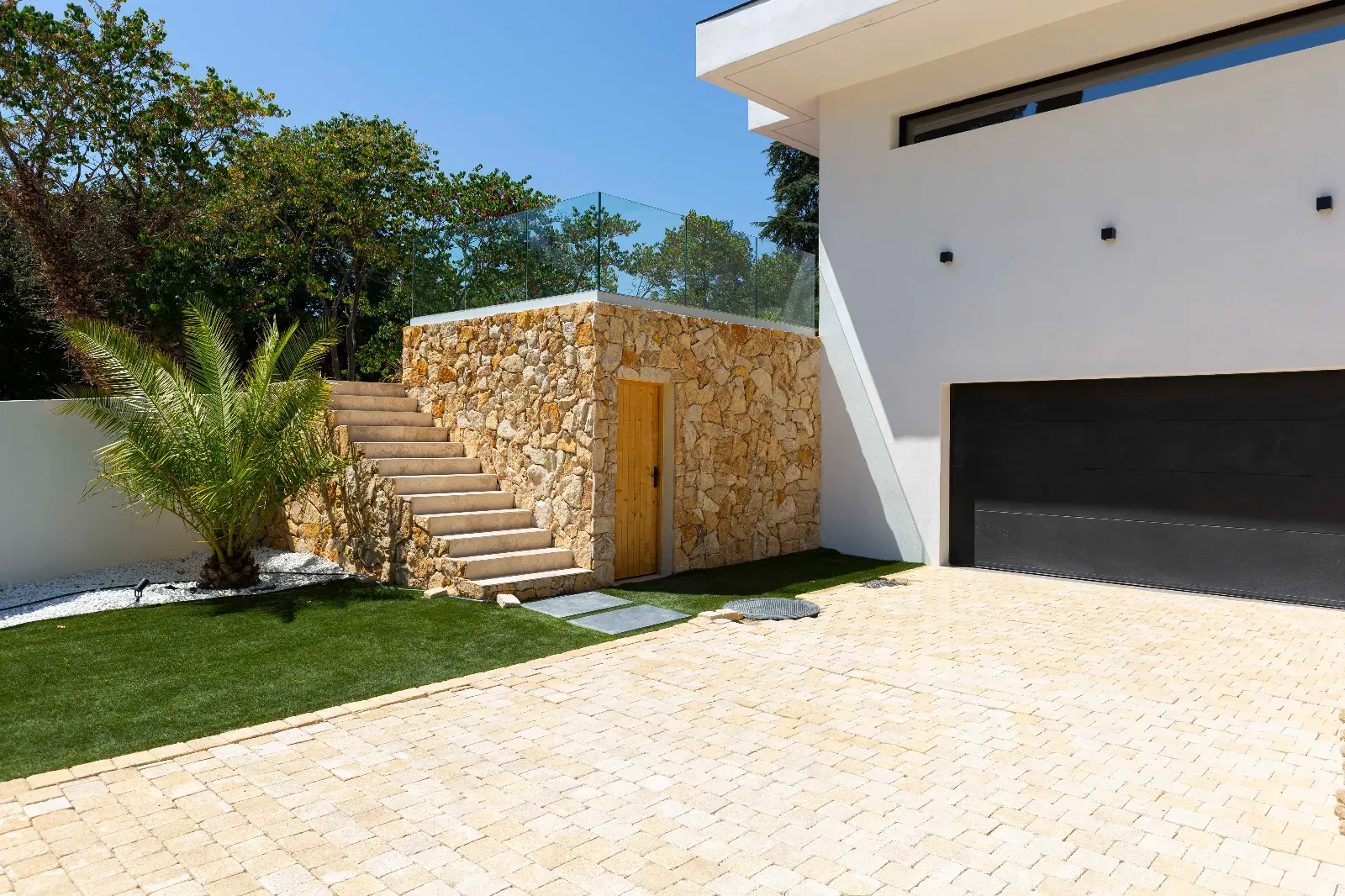 Villa d'architecte contemporaine avec piscine miroir – Marseille