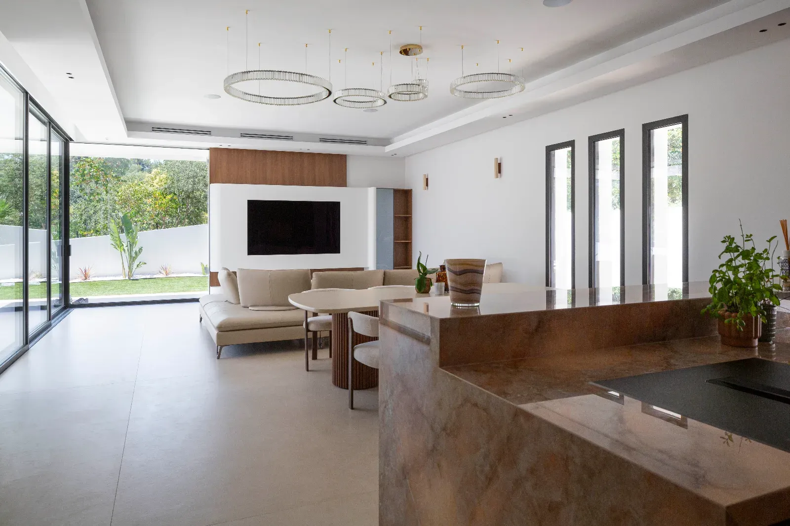 Villa d'architecte contemporaine avec piscine miroir – Marseille