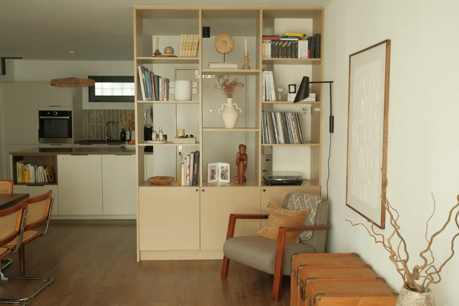 Minimalist Vintage Apartment in Bordeaux for Photo Shoots & Events