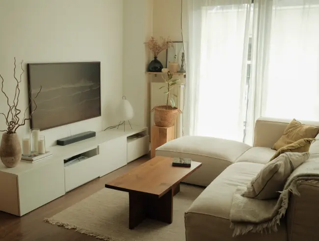 Minimalist Vintage Apartment in Bordeaux for Photo Shoots & Events
