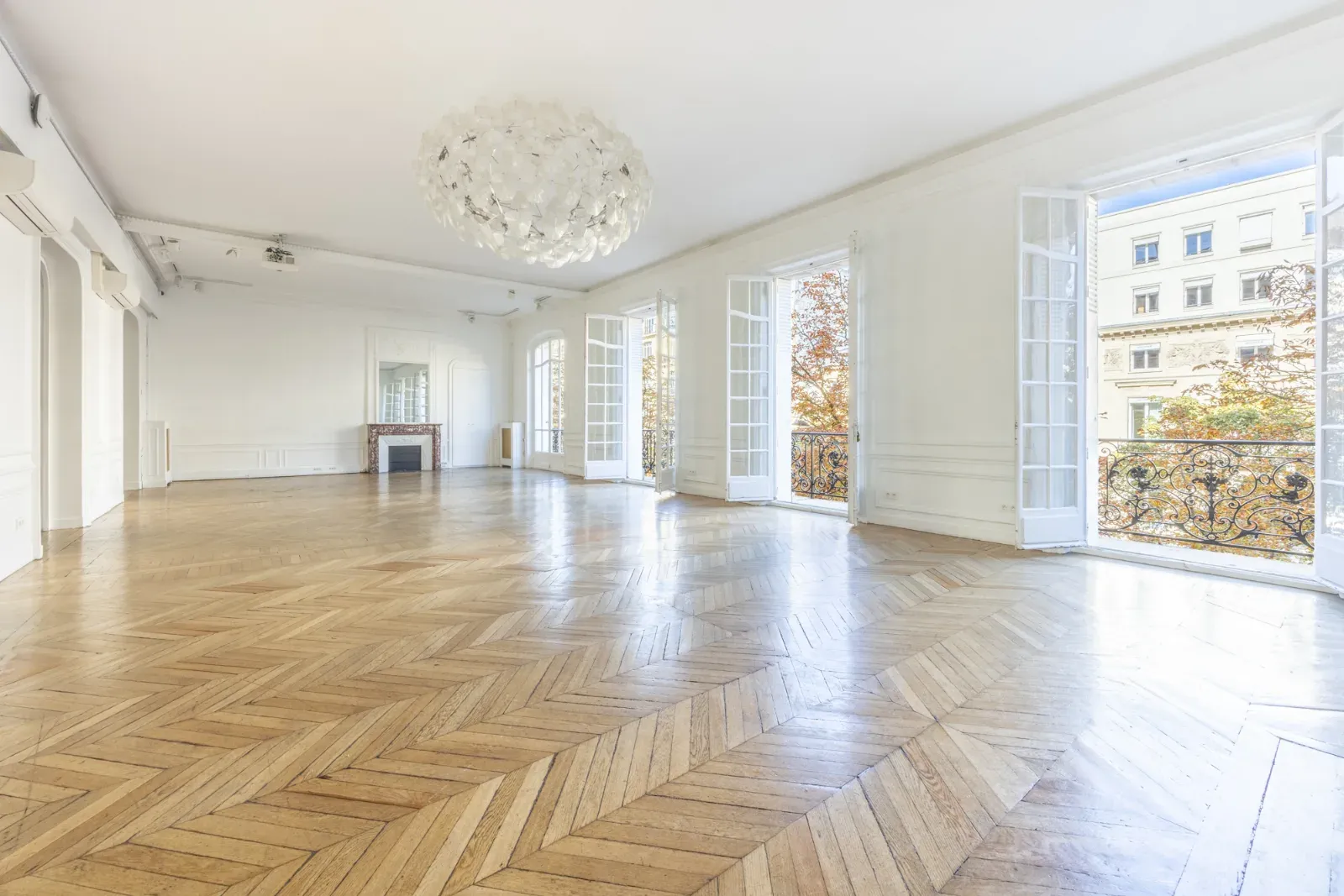 Appartement d'affaires élégant de 500 m² dans le 8e à Paris