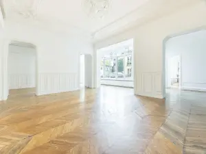 Elegant 500 m² Business Event Flat in Paris 8th