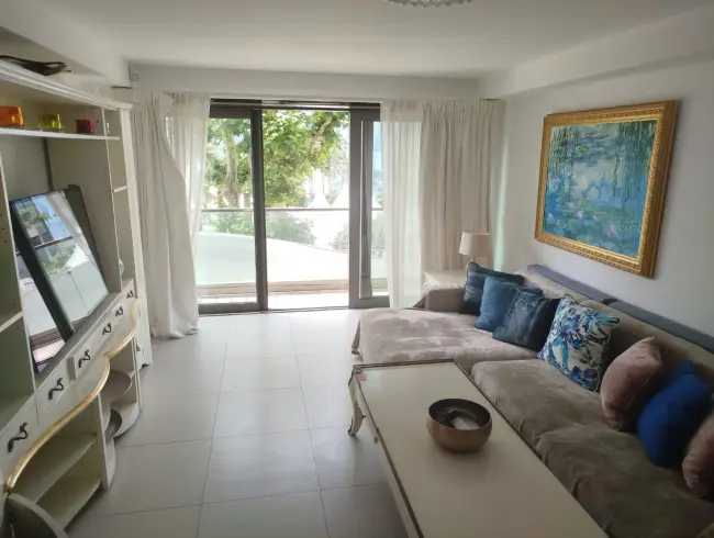Charming 2-Bedroom Apartment on La Croisette - Cannes