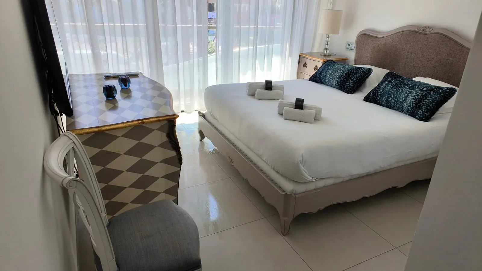 Charming 2-Bedroom Apartment on La Croisette - Cannes