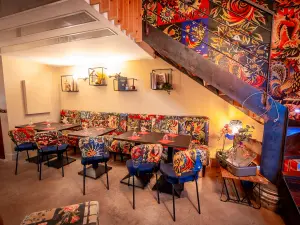 Bar à Tapas Animé à Marseille pour Événements Privés