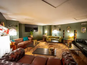 Bar à Tapas Animé à Marseille pour Événements Privés