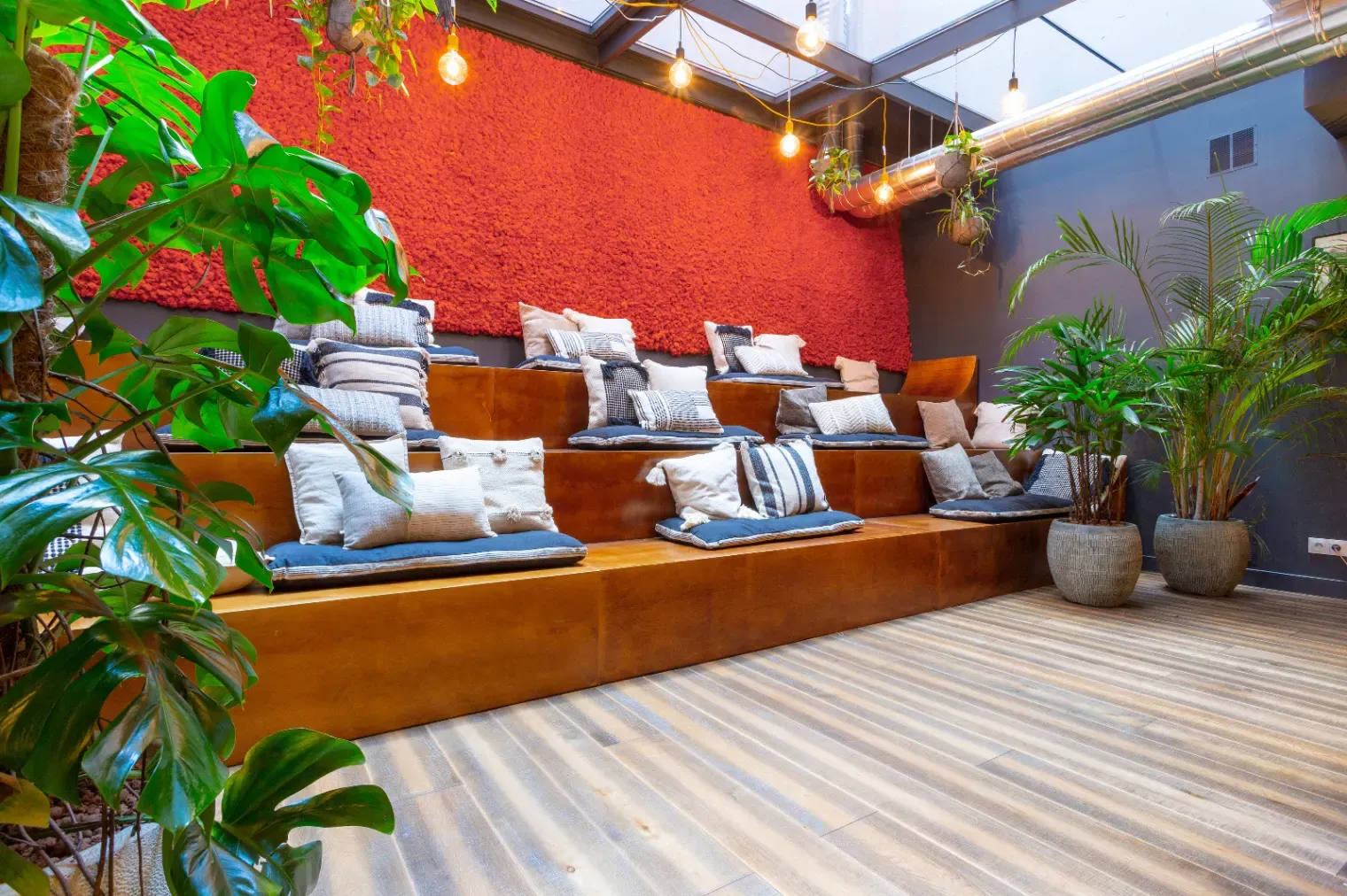 Intimate Cultural and Creative Event Space in Barcelona