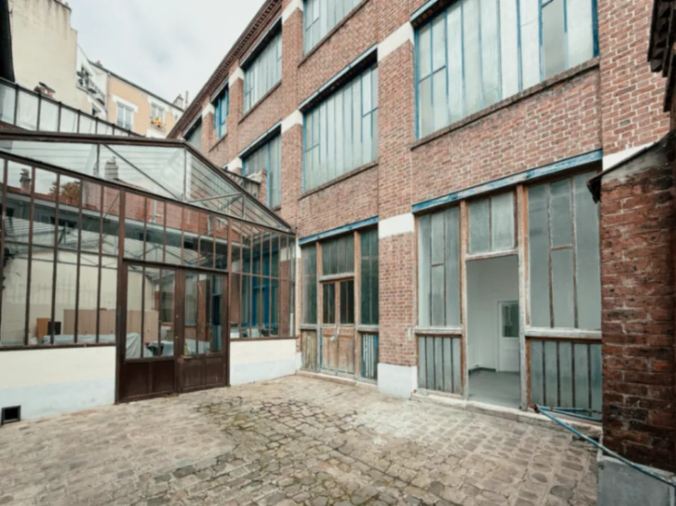 Studio Eiffel parisien avec cour privée | Lieu 9681