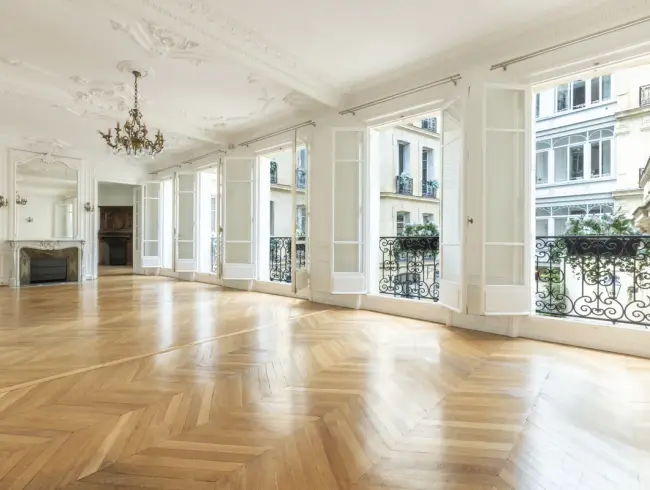 Elegant Business Suite in Paris 8th Arrondissement