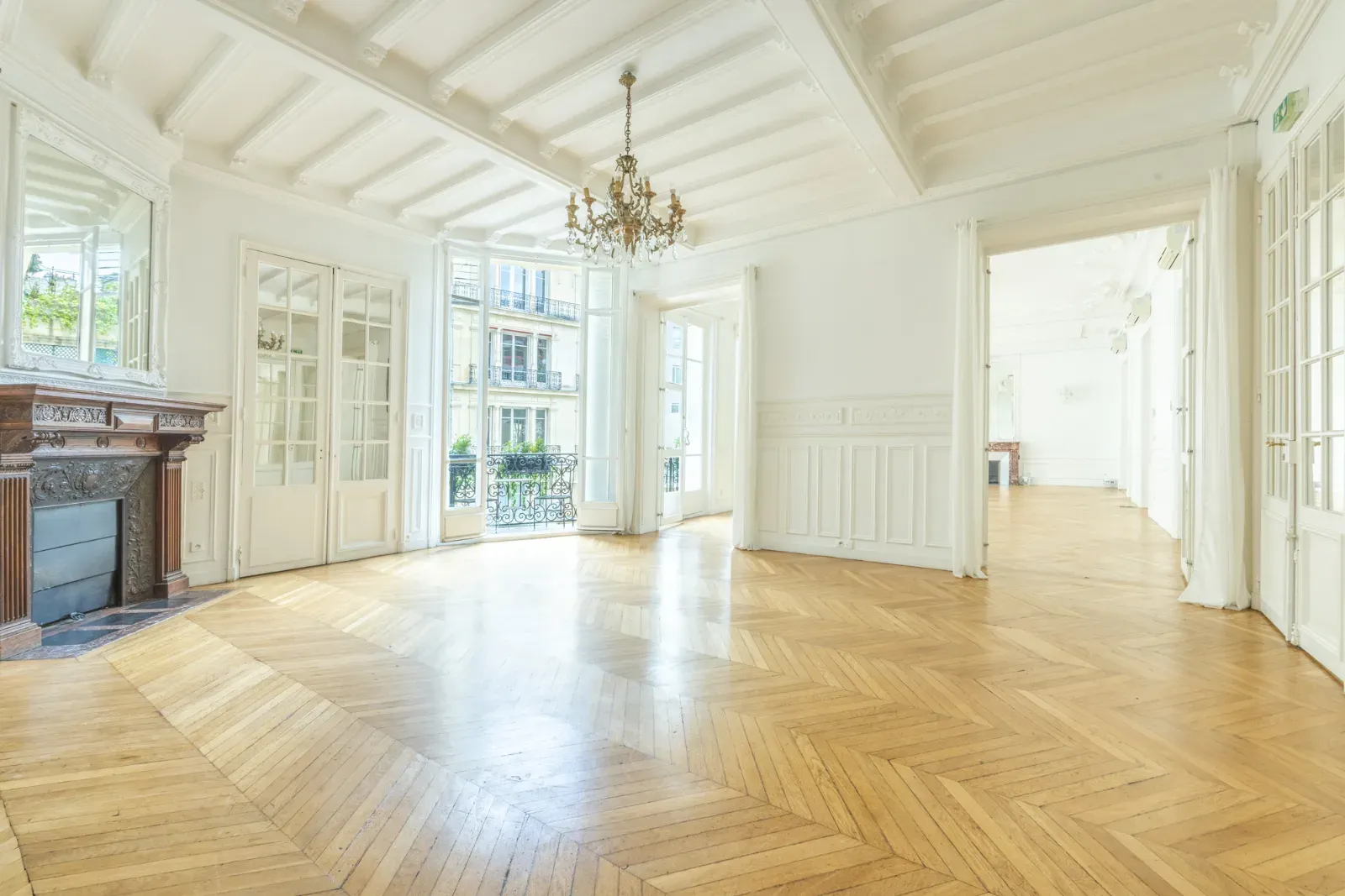 Appartement élégant de 350 m² pour événements professionnels dans le 8e