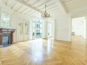 Appartement élégant de 350 m² pour événements professionnels dans le 8e