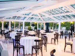 Terrasse Élégante Paris 8e pour Événements d'Entreprise
