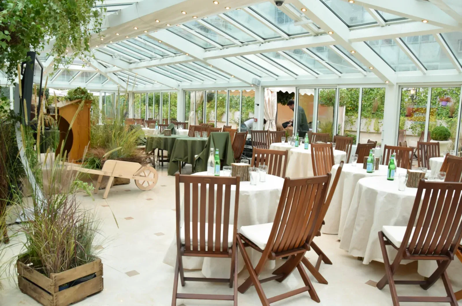 Terrasse Élégante Paris 8e pour Événements d'Entreprise