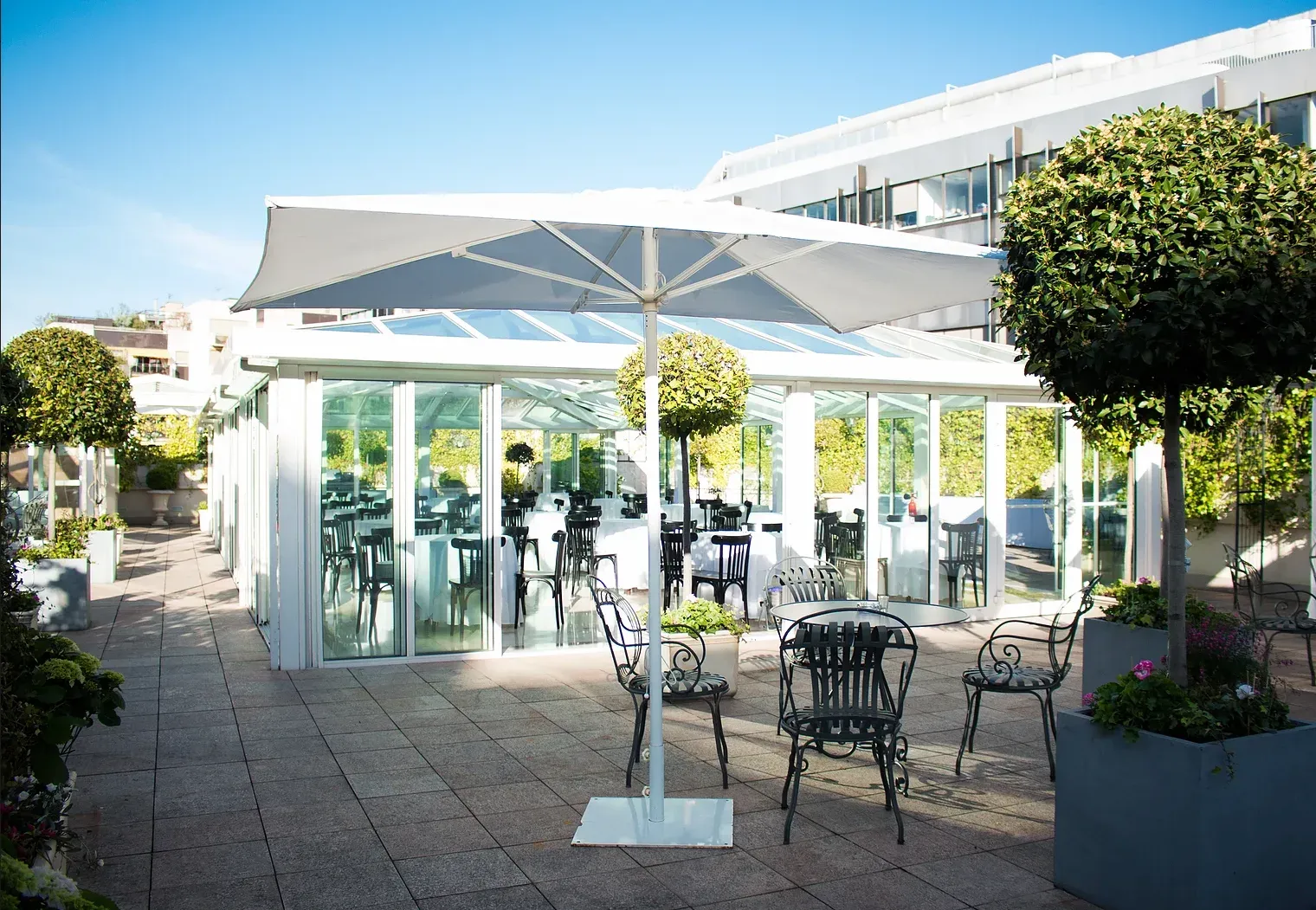 Terrasse Élégante Paris 8e pour Événements d'Entreprise