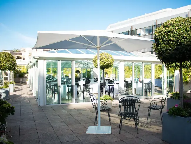 Terrasse Élégante Paris 8e pour Événements d'Entreprise