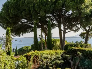 Belle Époque Villa with Panoramic Sea Views in Cap d'Antibes
