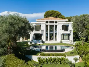 Belle Époque Villa with Panoramic Sea Views in Cap d'Antibes