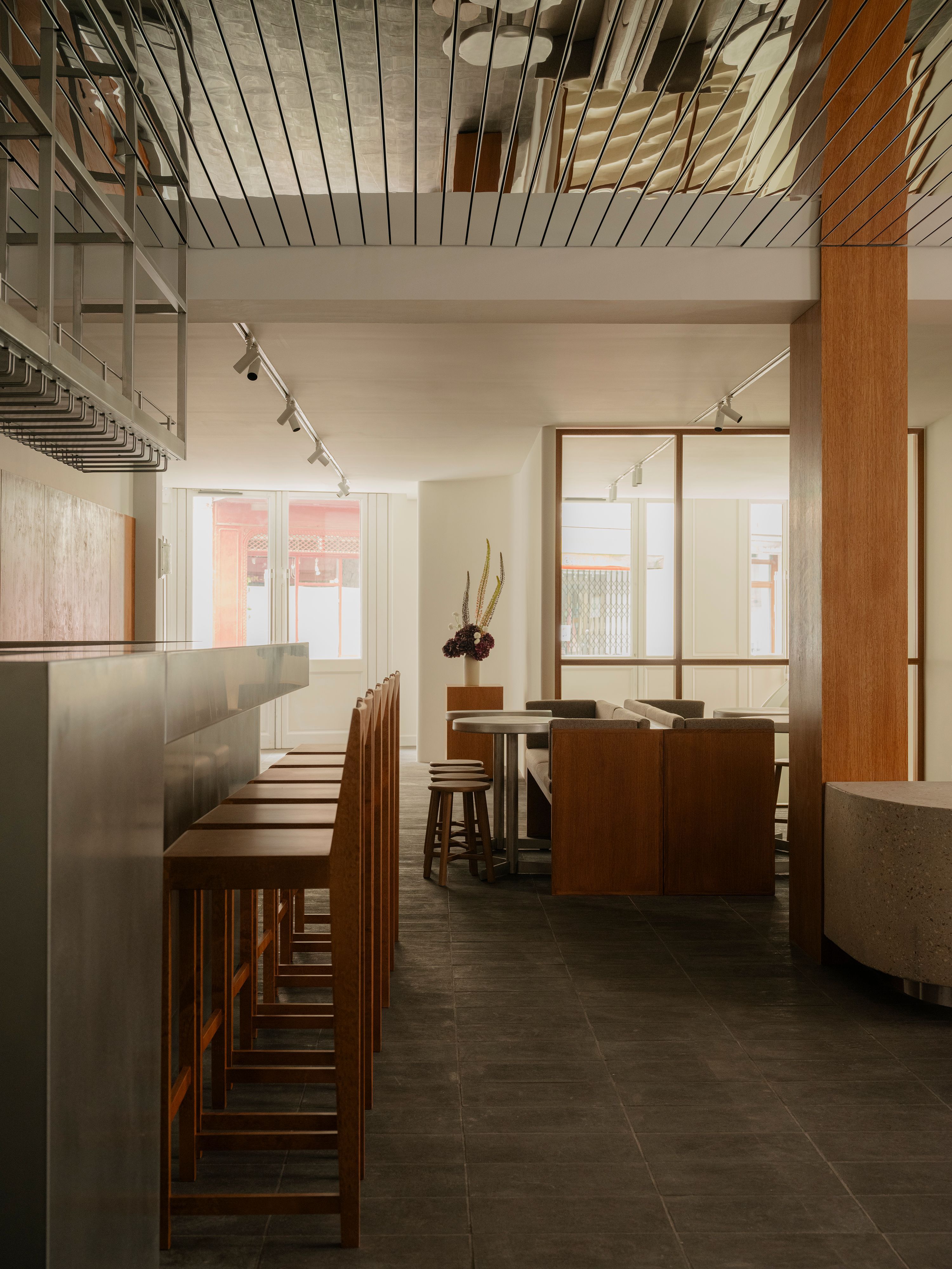 Bespoke Event Bar in Paris | Intimate Venue for Cocktails & Exhibitions