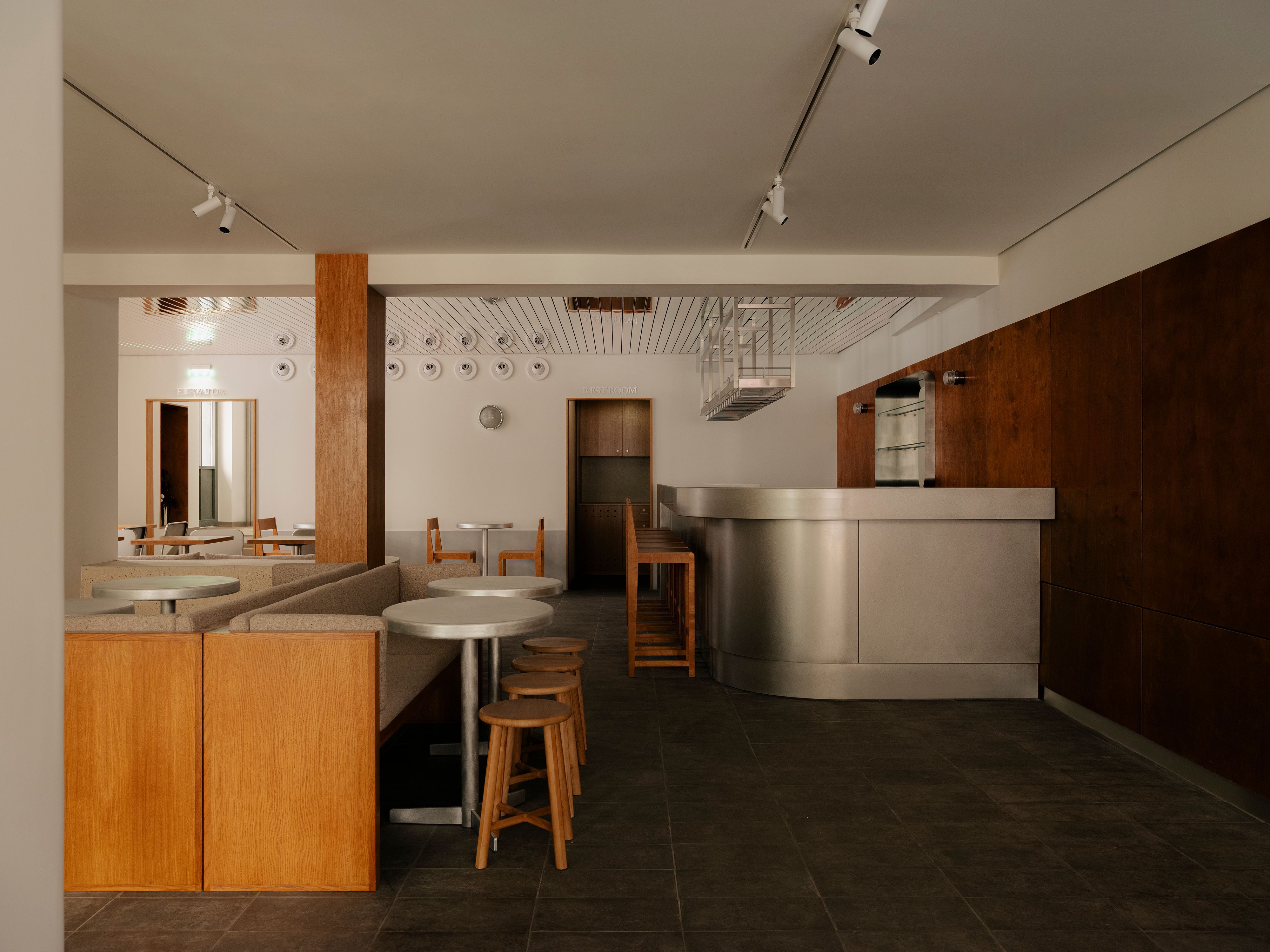 Bespoke Event Bar in Paris | Intimate Venue for Cocktails & Exhibitions