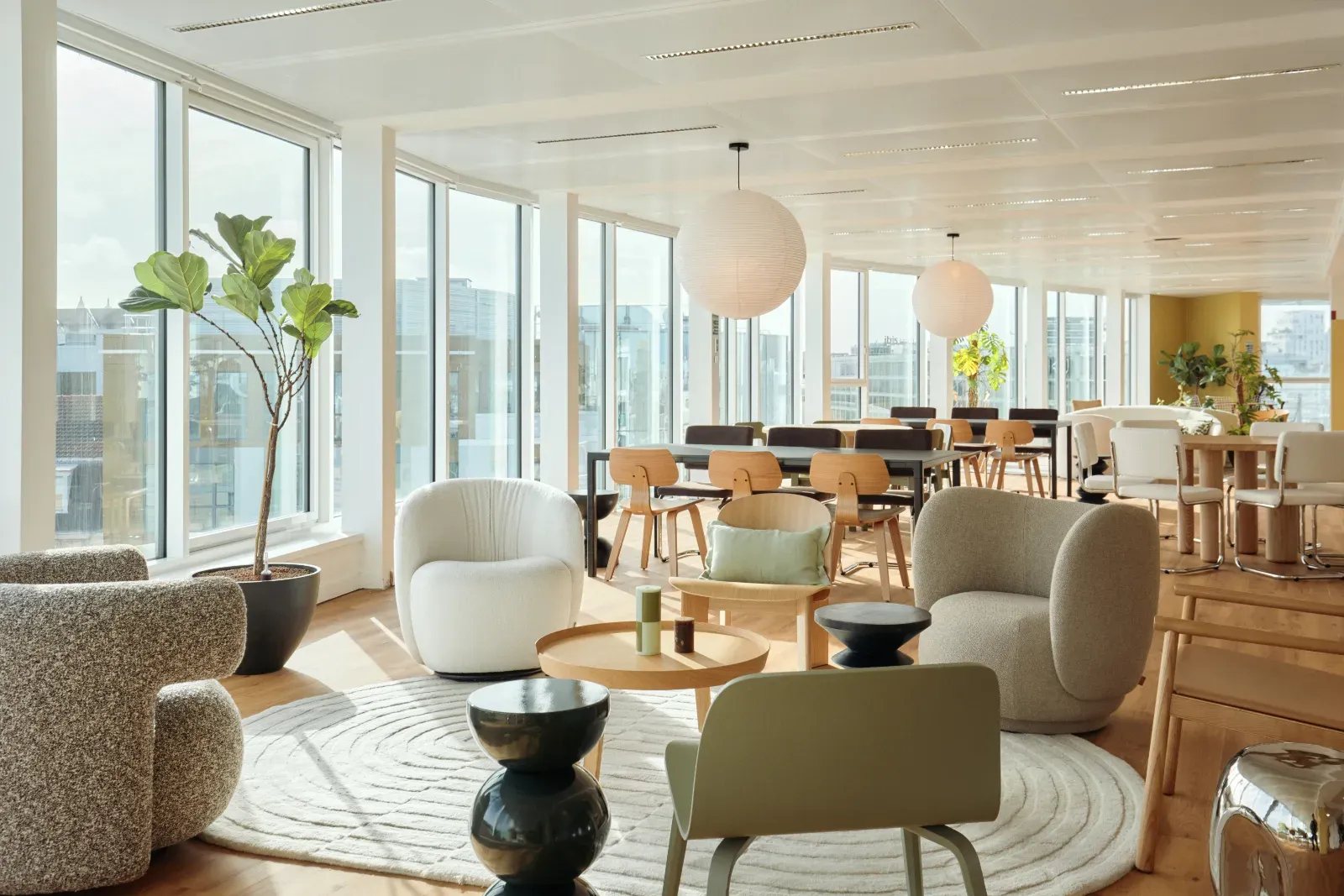Modern Event Space with Rooftop Near Paris