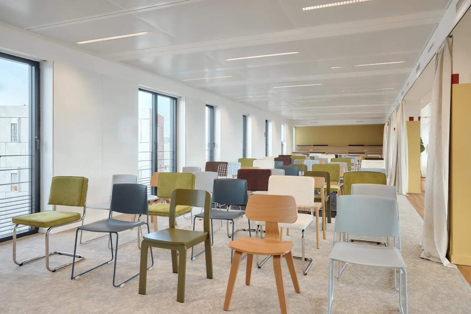 Modern Event Space with Rooftop Near Paris