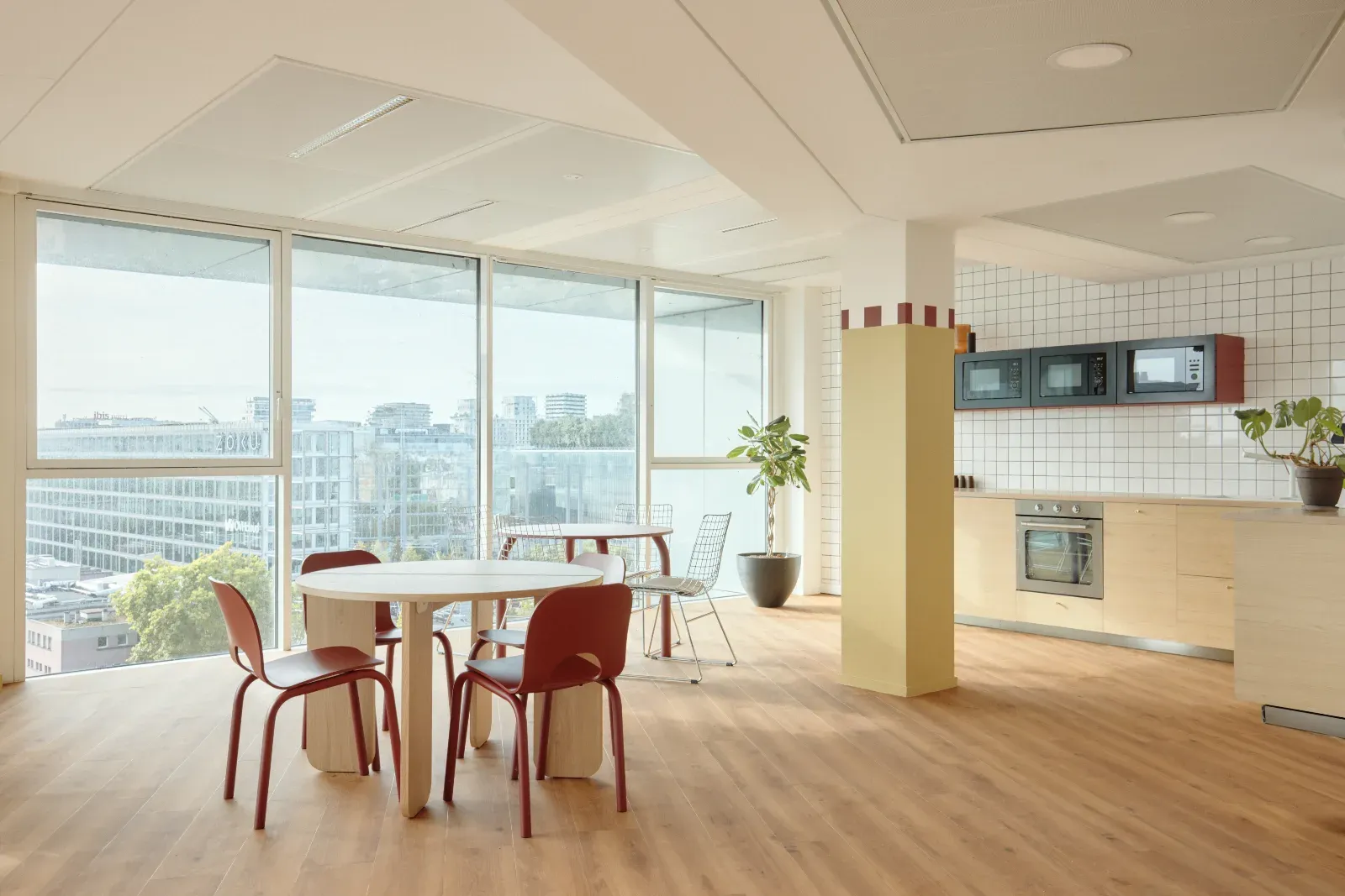 Modern Event Space with Rooftop Near Paris