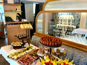 Elegant Café-Brasserie in the Heart of Paris | Place du Marché Saint-Honoré