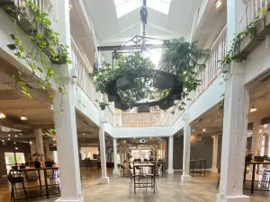 Vibrant Event Venue in Saint-Denis