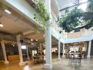 Vibrant Event Venue in Saint-Denis