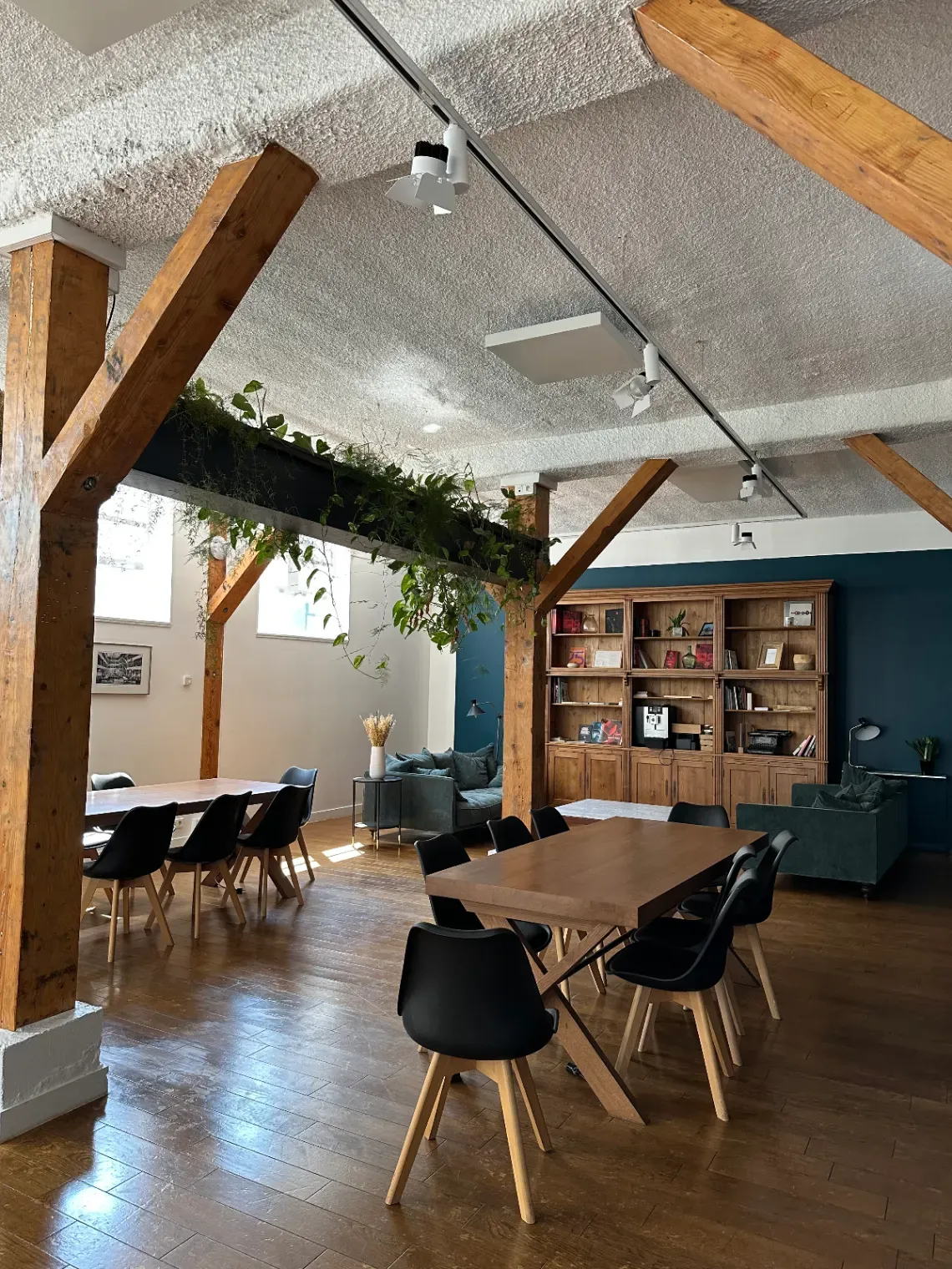 Ideas Lounge – Premium Meeting & Event Space