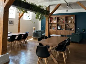 Ideas Lounge – Premium Meeting & Event Space