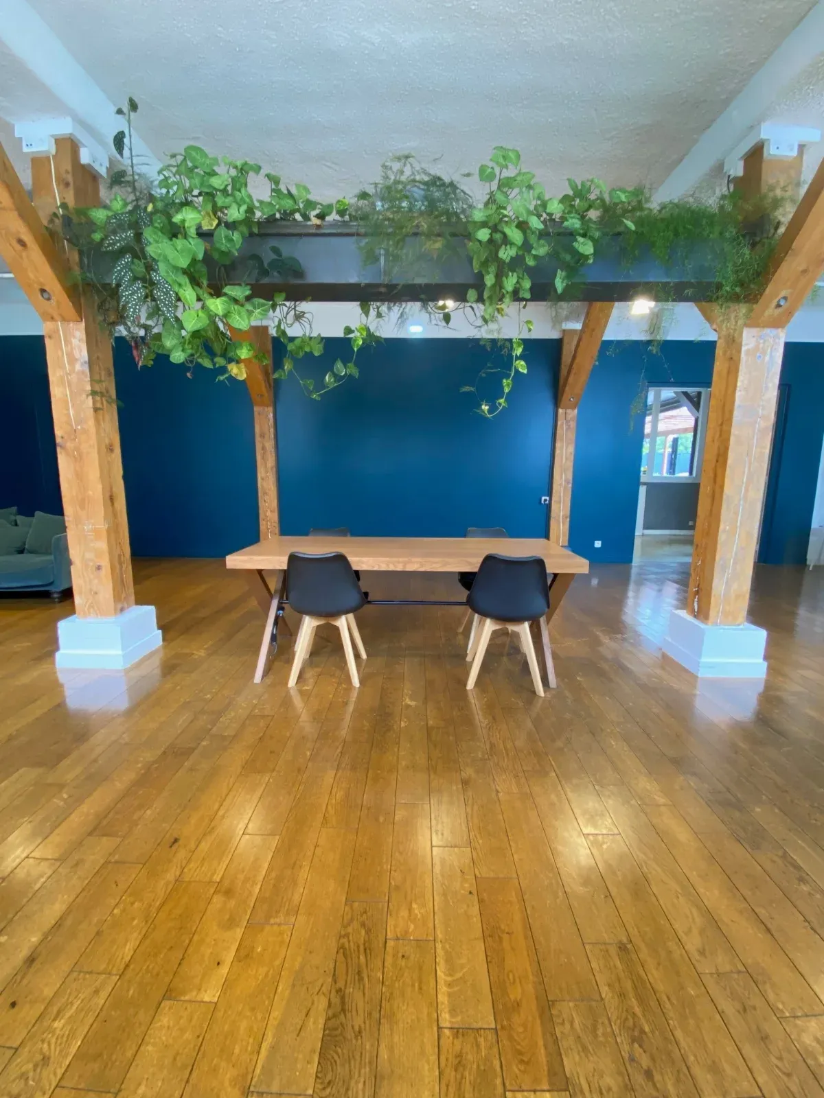 Ideas Lounge – Premium Meeting & Event Space