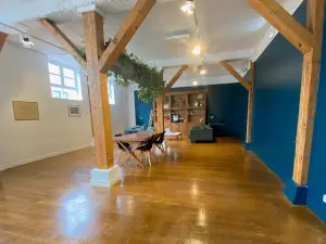 Ideas Lounge – Premium Meeting & Event Space