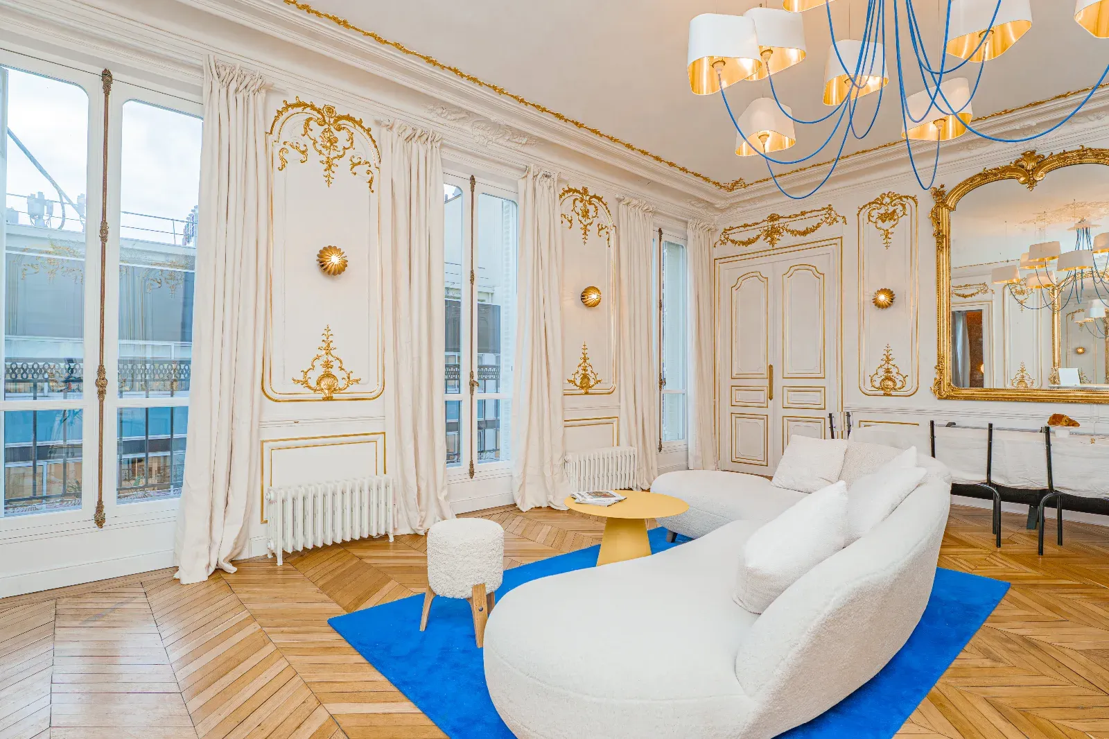 Appartement Haussmannien Parisien au Décor Rococo