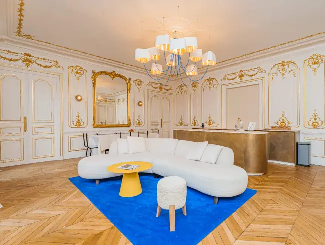 Appartement Haussmannien Parisien au Décor Rococo