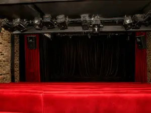 Intimate Auditorium in the Heart of Paris
