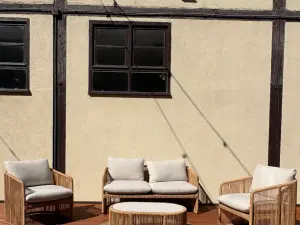 Le Grand Escale – Unique Event Venue in Saint-Denis