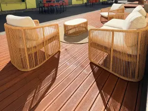 Le Grand Escale – Unique Event Venue in Saint-Denis