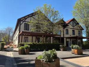 Le Grand Escale – Unique Event Venue in Saint-Denis