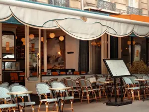 Elegant Alma Terrace with Eiffel Tower View