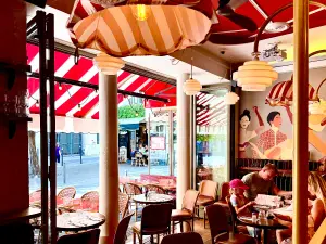 Elegant Restaurant & Event Venue in Paris 2nd Arrondissement