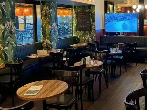 Vibrant Marais Bar for Private Events in Paris
