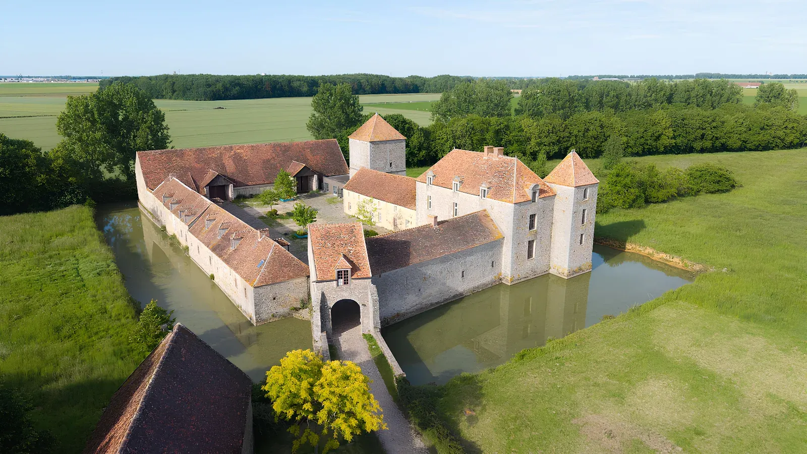 Domaine de Ferme Fortifiée pour Séminaires & Retraites près de Paris