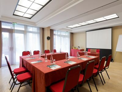 Professional Meeting Space 2 Minutes from the Croisette in Cannes
