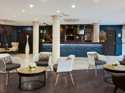 Professional Meeting Space 2 Minutes from the Croisette in Cannes