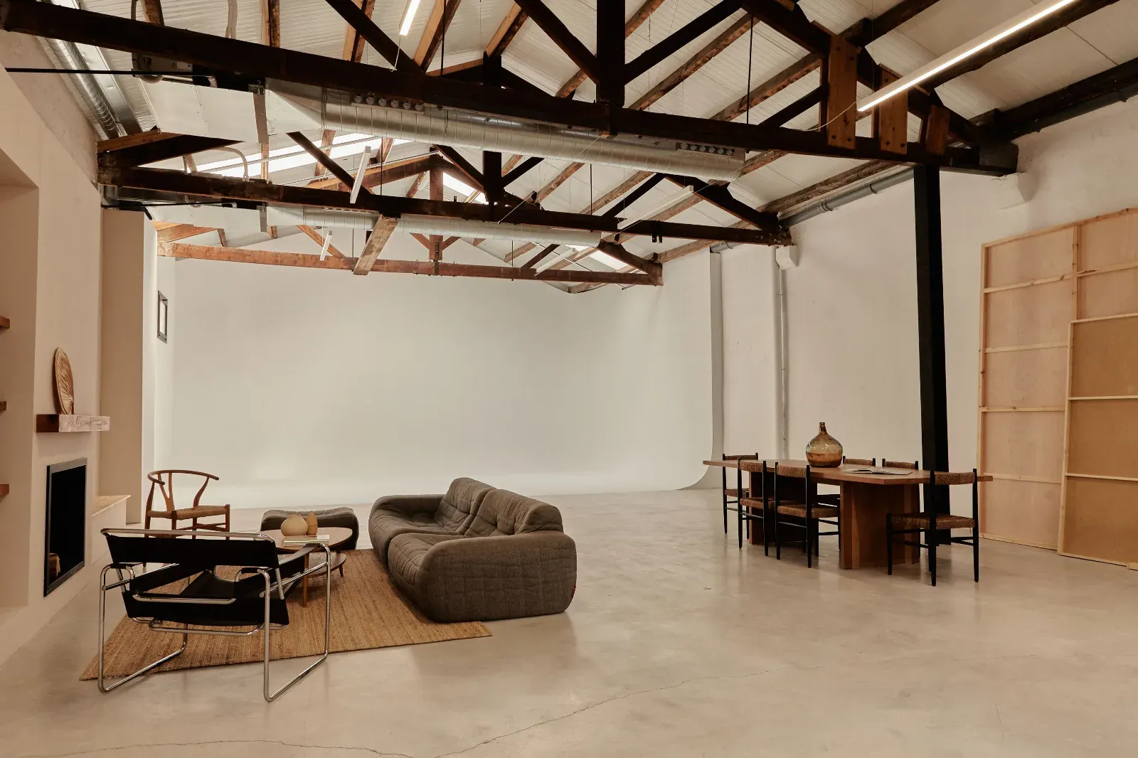 Versatile Gallery Venue in Barcelona for Business Events