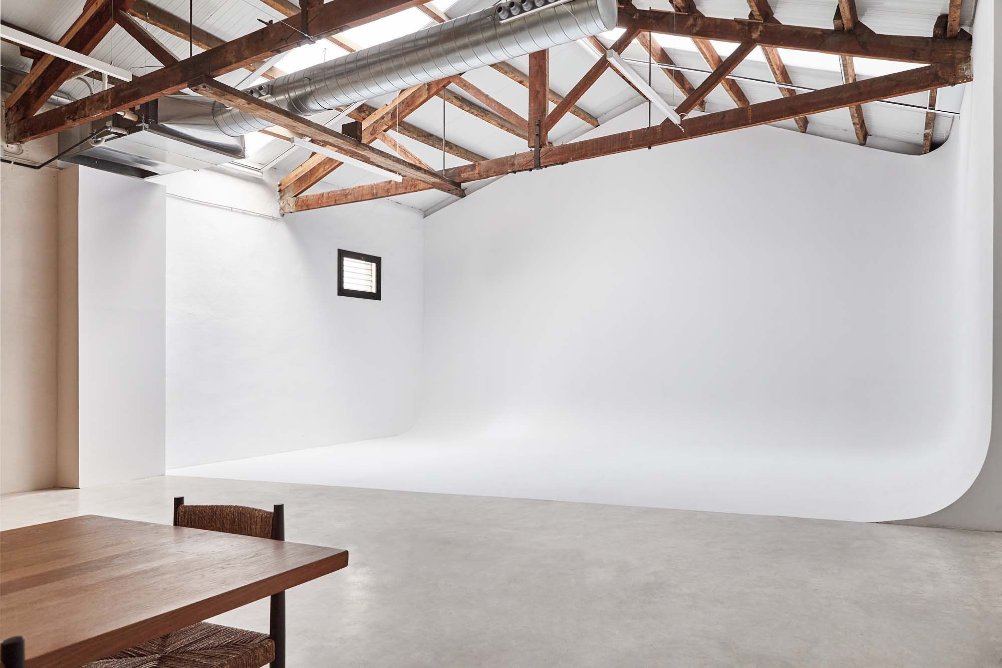 Versatile Gallery Venue in Barcelona for Business Events