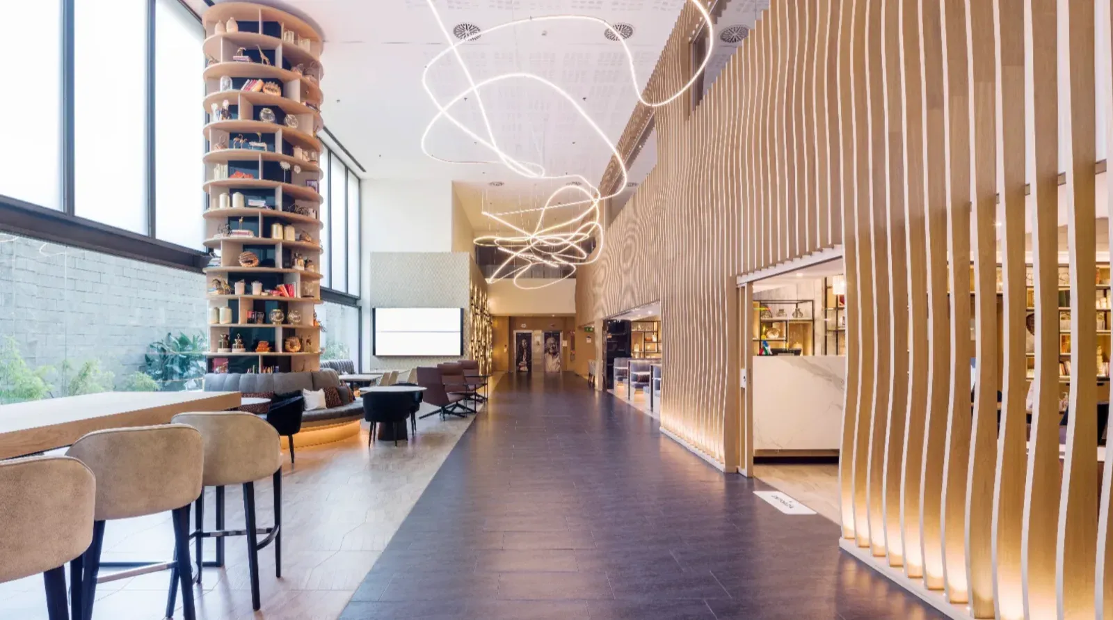 Hôtel moderne à Barcelone avec piscine sur le toit et espaces événementiels