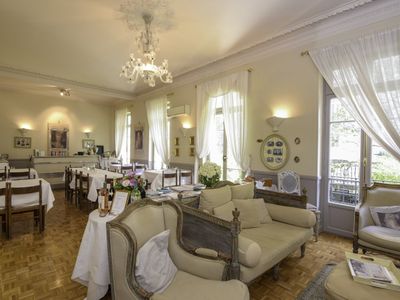 Belle Epoque villa with a cute garden in the center of Nice