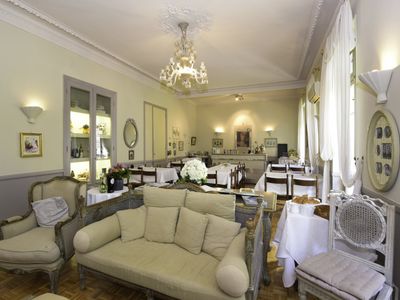 Belle Epoque villa with a cute garden in the center of Nice